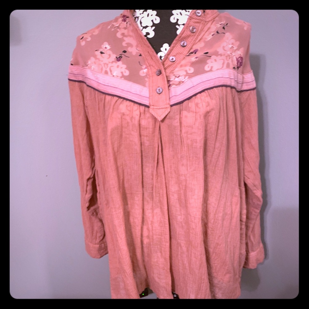 NWOT Free people peasant top with embroidery